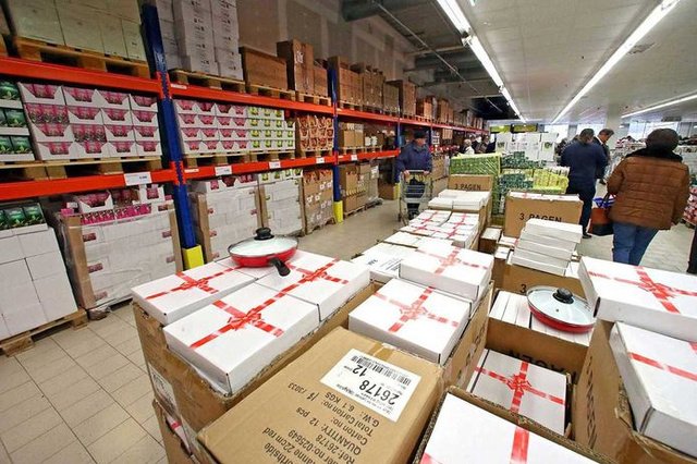 Mere, l'”Aldi russe”, débarque en Belgique: le grand retour du discount austère