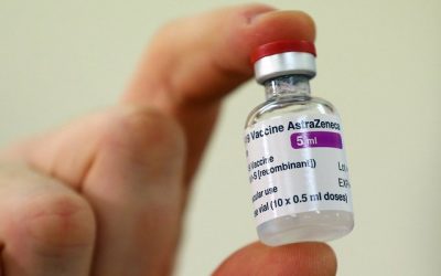 Vaccins: AstraZeneca s'en sort bien face à la Commission européenne