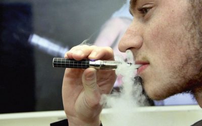 Vapotage: la Commission européenne durcit le ton