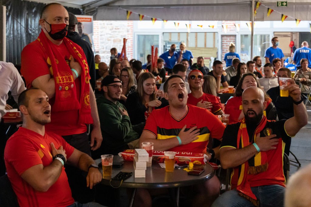 Le télétravail ne permettra pas de prendre une pause pour aller voir des matches des Diables dans un café. Sauf en cas d'accord avec l'employeur., iStock