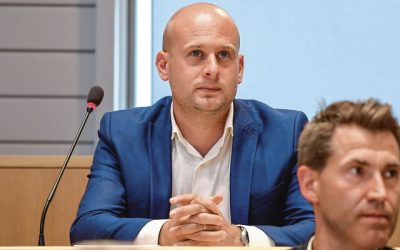 Politique à la loupe: un programme scolaire autour de l'entreprenariat, une proposition de Michaël Vossaert (DéFI)