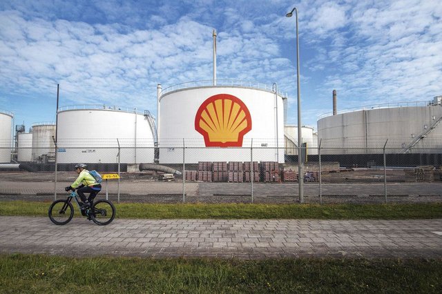 Shell prévoit jusqu'à 5 milliards de dollars de dépréciations et charges liées à la Russie