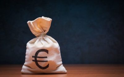 La meilleure option de financement: un prêt à tempérament ou une réserve d'argent?