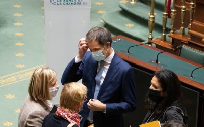 Les vices cachés de l'accord De Croo: taxe sur les billets d'avion, malades de longue durée, coût de l'énergie…