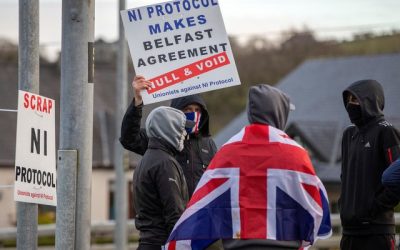 Londres durcit encore le ton sur l'Irlande du Nord