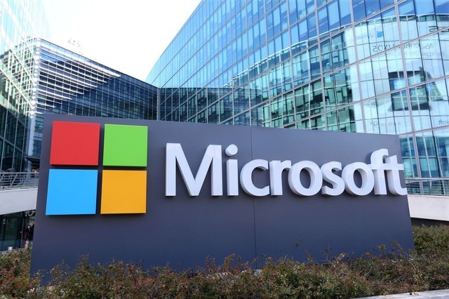 Microsoft annonce suspendre les “nouvelles ventes” de produits et services en Russie