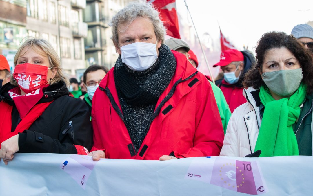 6.000 manifestants à Bruxelles contre la loi sur la norme salariale, “totalement irresponsable”, pour la FEB