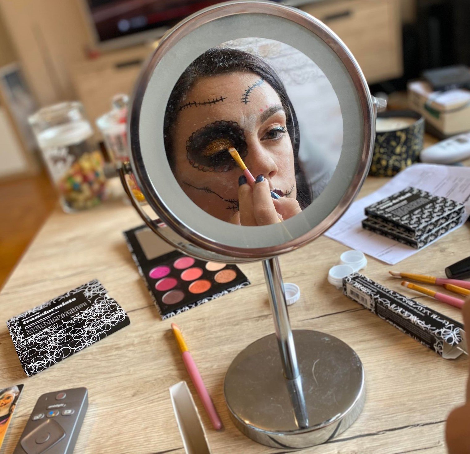 Ségolène lors d'une session maquillage d'Halloween., Ségolène Desvernois