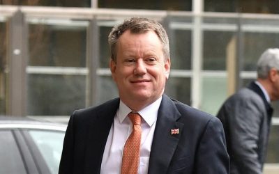 Nouveau coup dur pour Boris Johnson qui perd son ministre du Brexit