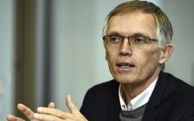 Le passage au tout électrique crée un risque social, assure Tavares