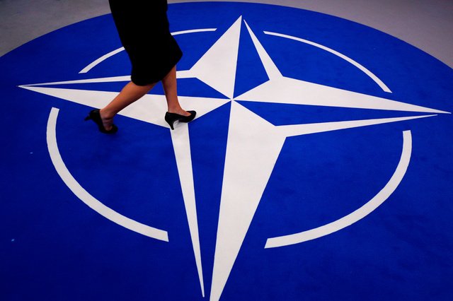 Emmanuel Macron, commandant en chef de l'OTAN ?