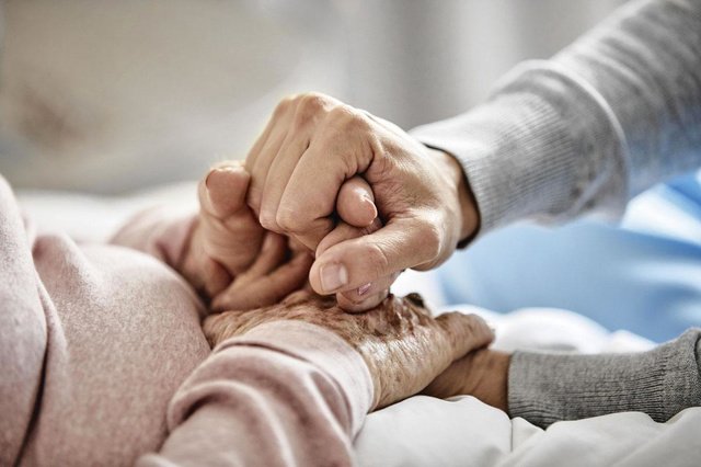 Vers la privatisation des soins à domicile?