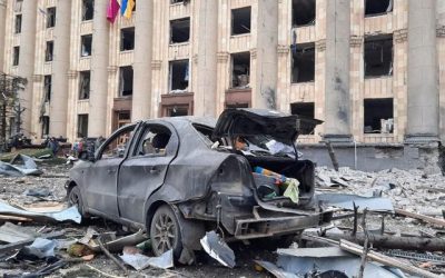 EN DIRECT: la Russie intensifie son offensive en Ukraine, Kharkiv bombardée, Marioupol menacée