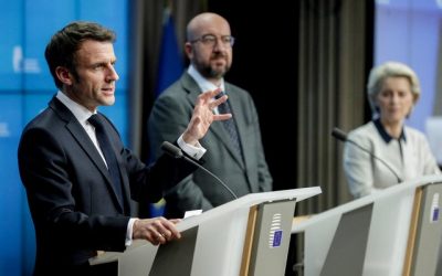 “Les sanctions contre la Russie doivent rendre la vie impossible à Poutine”