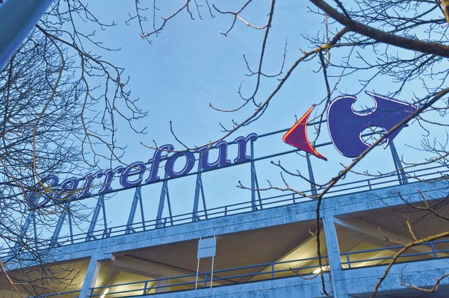 Carrefour en net recul