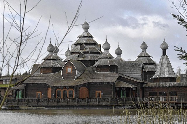 Douze mondes prévus à Pairi Daiza