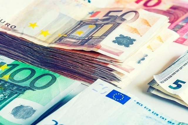 La nouvelle taxe sur les comptes-titres rapporte moitié plus que la précédente