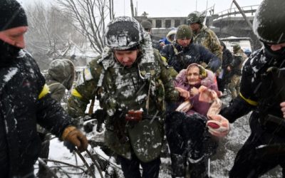 EN DIRECT | Des milliers d'Ukrainiens tentent de quitter les zones bombardées