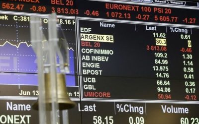 Les Bourses mondiales dégringolent, pétrole et métaux flambent