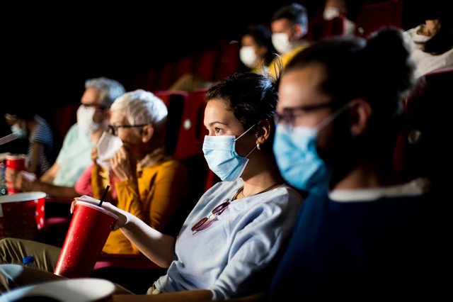 Les cinémas contents de “ne plus devoir contrôler le CST et le port du masque”