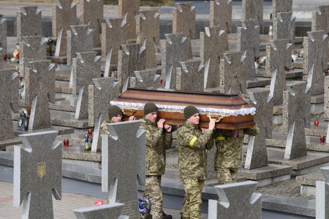 EN DIRECT | La centrale de Tchernobyl coupée du réseau électrique, plus de 500 morts et 900 blessés depuis le début du conflit