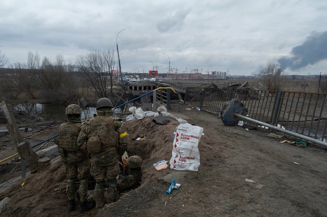 EN DIRECT |Les civils pris au piège à Marioupol, l'étau se resserre autour de Kiev